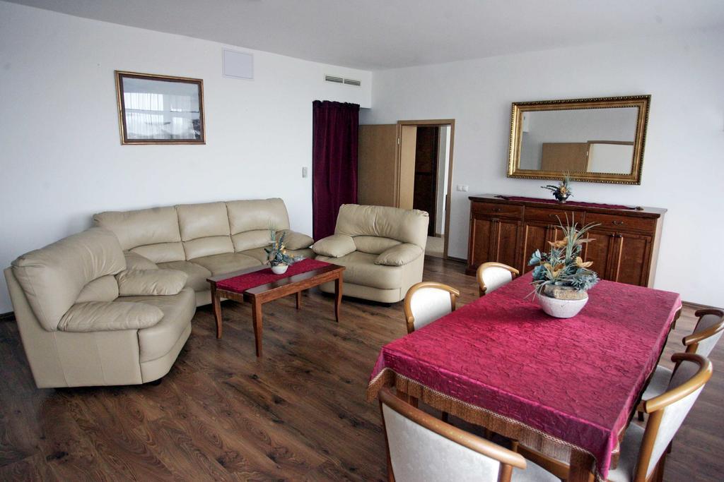 Hotel Claudius Σζομπαθέλι Δωμάτιο φωτογραφία