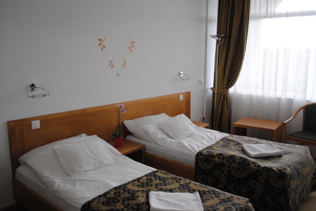 Hotel Claudius Σζομπαθέλι Εξωτερικό φωτογραφία