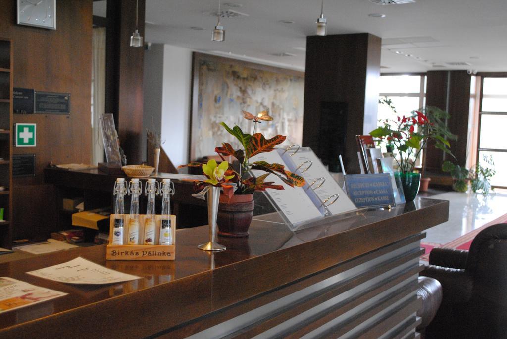 Hotel Claudius Σζομπαθέλι Εξωτερικό φωτογραφία
