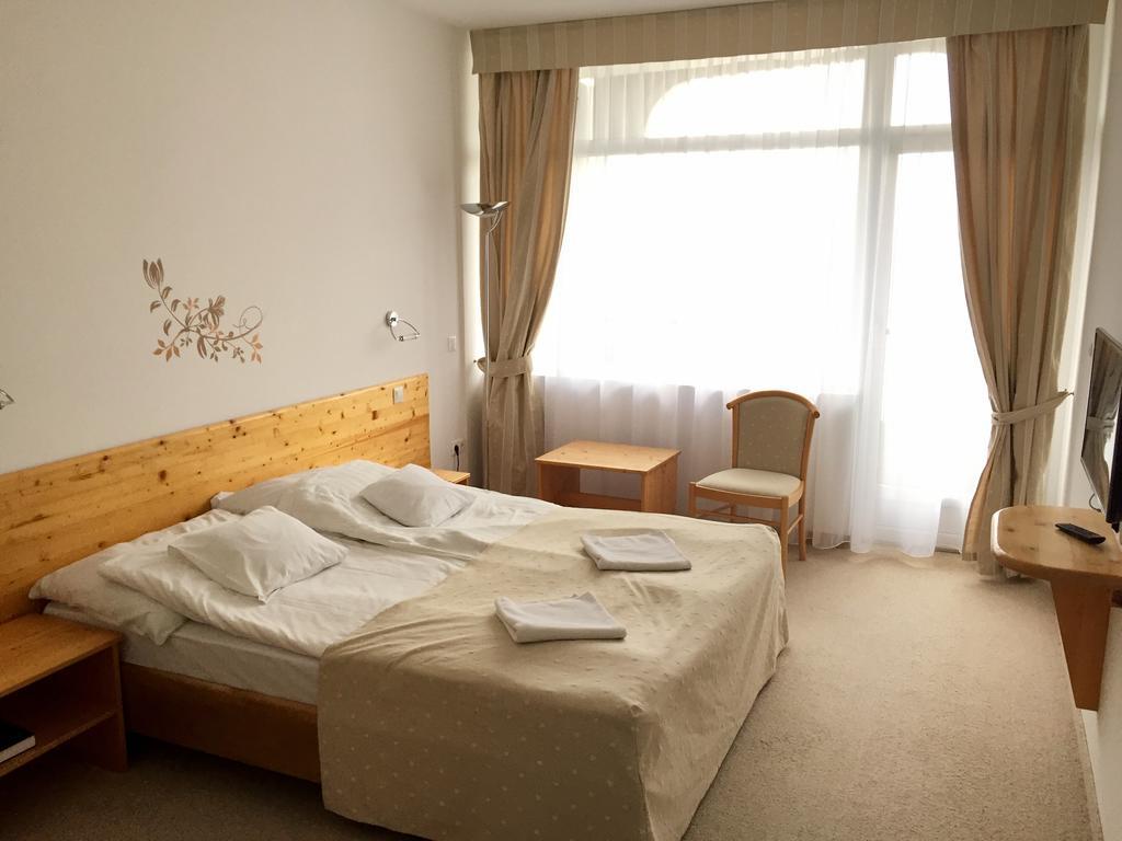 Hotel Claudius Σζομπαθέλι Εξωτερικό φωτογραφία