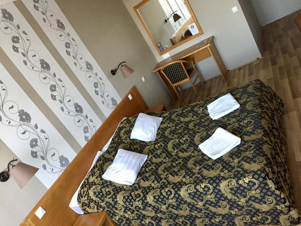 Hotel Claudius Σζομπαθέλι Εξωτερικό φωτογραφία